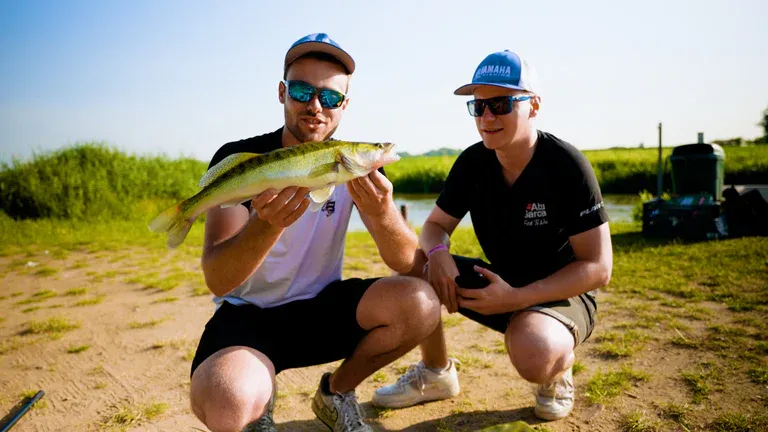 imgi 129 fishing cup